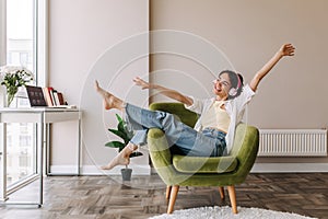 Picture of caucasian brunette woman having fun at home