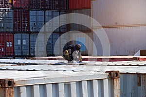 picture of container roof welder