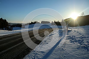 The picture illustrates the winter conditions on roads