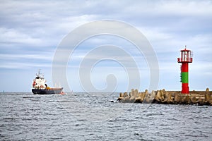 Picture of a ship leaving port