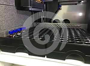 Picture the vail, put the paste solution in the HPLC machine