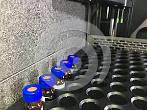 Picture the vail, put the paste solution in the HPLC machine