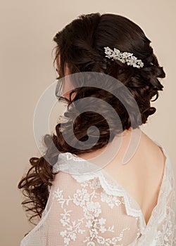 Picture of woman with beautiful hairstyle for wedding