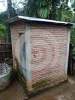 pictures of bathrooms built outside the house