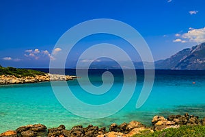 Malerisch Strand ägäisch das Meer nächste a schön der ort reisen reisen 