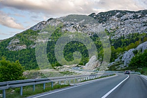 A picturesque journey along the roads of Montenegro among rocks and tunnels.