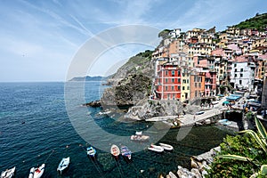Picturesque view of Manarola village, nestled in the rocky cliffs of Cinque Terre, Liguria, Italy.