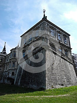 Pidgirci castle main tower photo