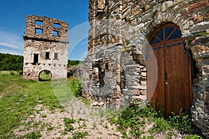 Pidhiryan Monastery, ruins of monastery gate and cell