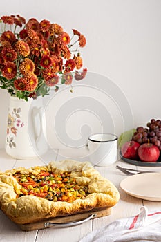 Pie with stewed vegetables