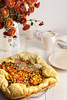 Pie with stewed vegetables