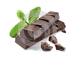 Pieces of dark chocolate with mint