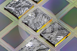 Pieces of polycrystalline silicon integrated on a polysilicon substrate with microchips
