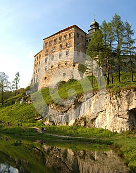 Pieskowa Skala castle