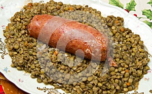 Pig trotter with lentils