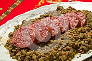 Pig trotter with lentils