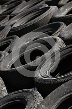 Pile of discarded tyres (2)