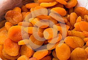 Z sušené meruňky 