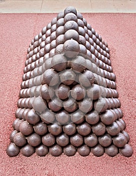 A pile of iron cannon balls.