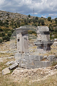 Pillar tomb photo