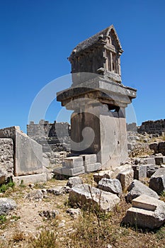 Pillar tomb photo