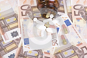 Pills on euro bills