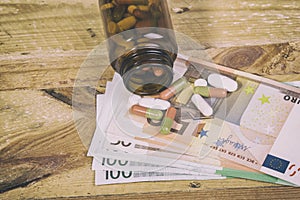 Pills on euro bills