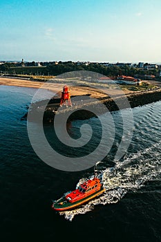 Pilot ship for navigation