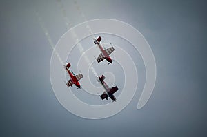Pilots synchronized planes during show