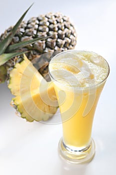 Pineapple fruit juice