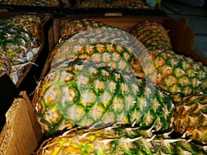 Pineapples box