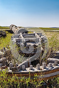 The pinion gear and the upper pinion gear of the horizontal shaft of the windmill