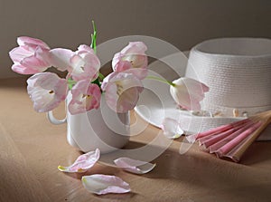 Pink fan and tulips