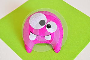 Pink felt monster - handmade toy. Fun felt crafts for kids. Quick sewing crafts for kids. Step