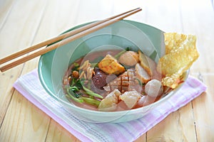 Pink noodle soup, Yen Ta Fo