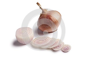 Pink Roscoff onions and slices