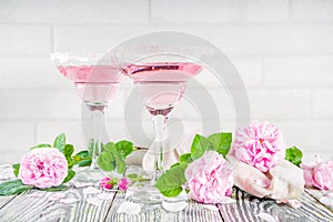 Pink rose cocktail Rice â€˜nâ€™ Roses