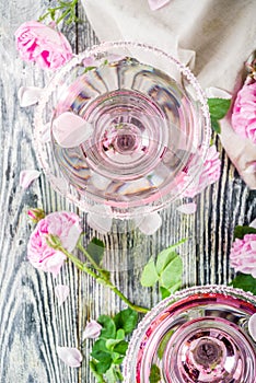 Pink rose cocktail Rice â€˜nâ€™ Roses