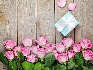 Pink roses and valentines day gift box