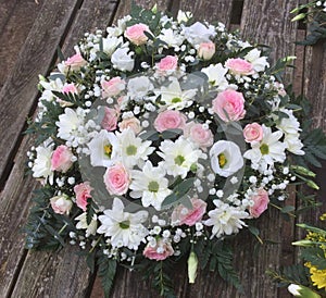 Pink and white posie