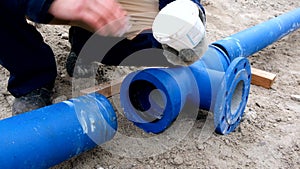 Pipe lubrication with petroleum jelly for pipeline installation