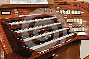 Pipe organ