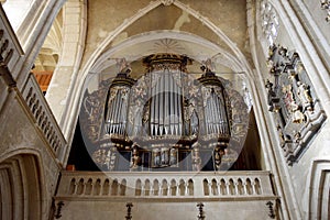 Pipe organ