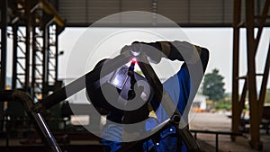 Pipe welding on the pipeline