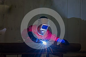 Pipe welding on the pipeline