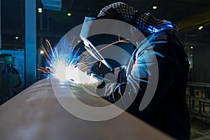 Pipe welding. Semi-automatic arc welding. MIG welding.