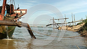 Pipeline pumping system on boat for sand dredging