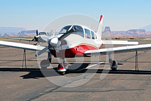 Piper Cherokee - General Aviation