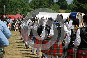 Pipers in Formation