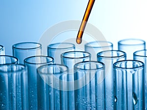 Pipette put the solution to cuvette